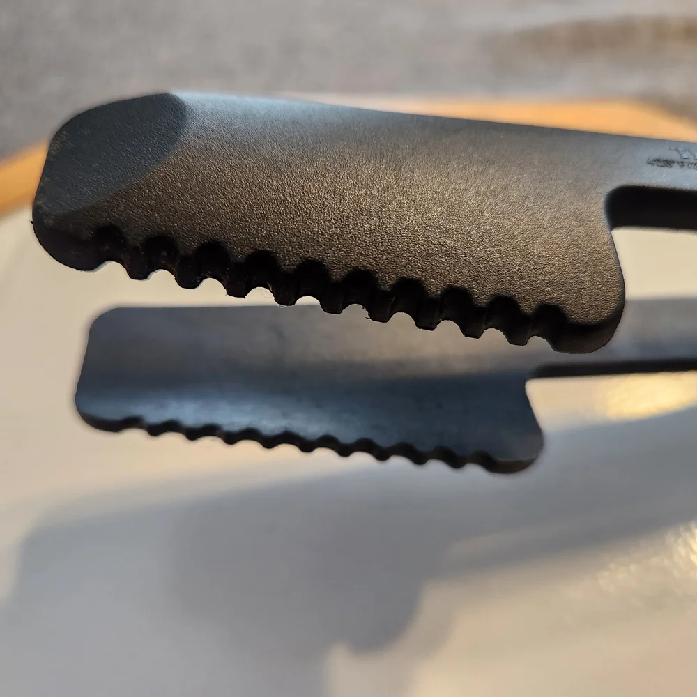 The Pampered Chef Black Nylon Tongs #2318 Retired, Heat Resistant
